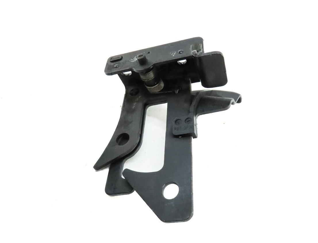 Thumbnail 8: 2013 MERCEDES E-CLASS COUPE (W207) HOOD SAFETY CATCH HOOK & SPRING SET
