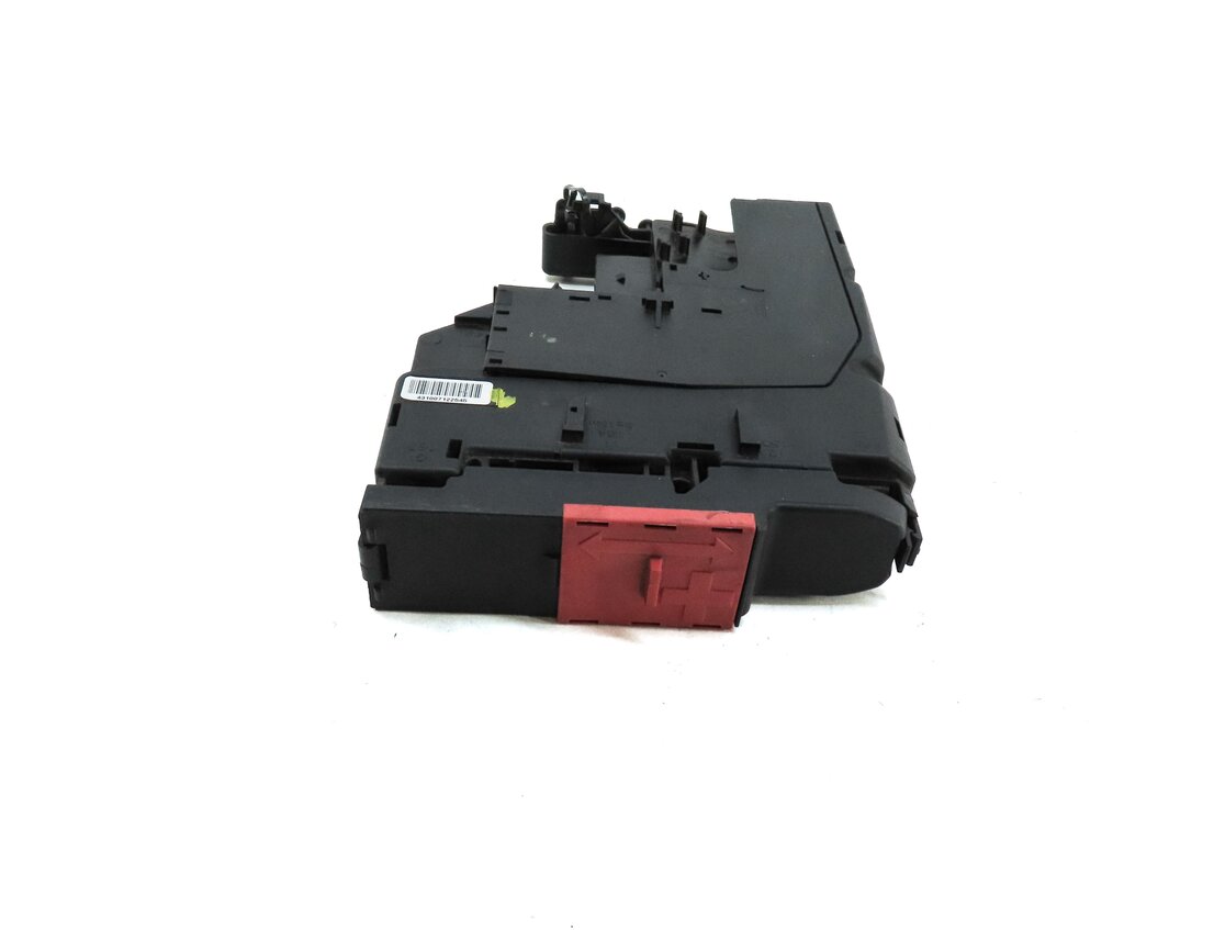 Thumbnail 2: 2013 MERCEDES E-CLASS COUPE (W207) POSITIVE BATTERY TERMINAL JUNCTION BOX