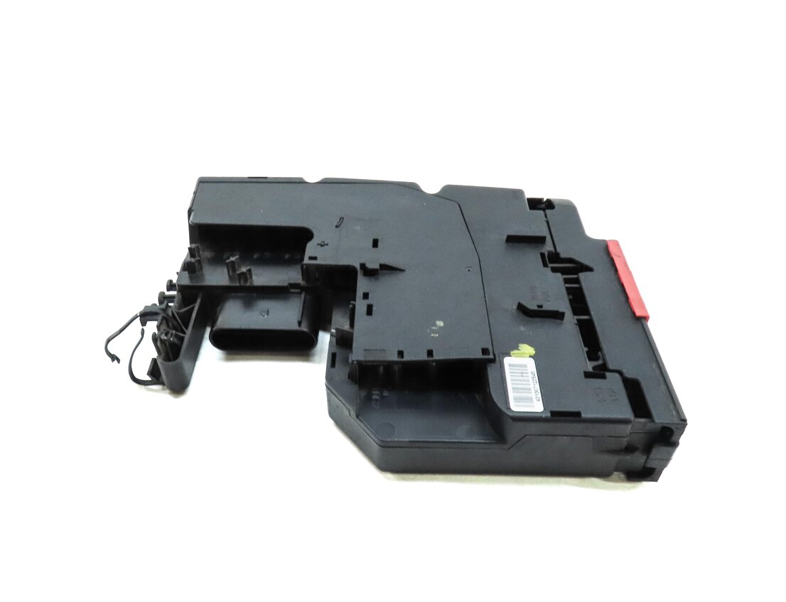 Thumbnail 4: 2013 MERCEDES E-CLASS COUPE (W207) POSITIVE BATTERY TERMINAL JUNCTION BOX
