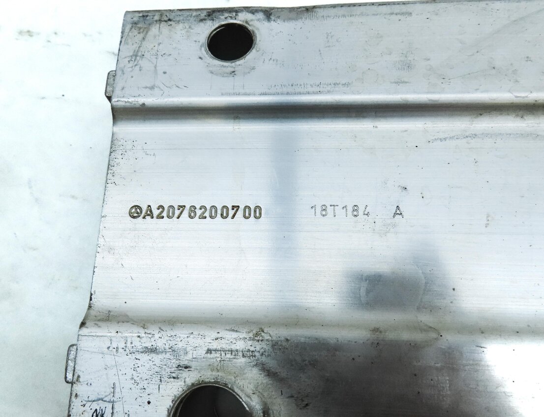 Thumbnail 5: 2013 E-CLASS COUPE (W207) FRONT BUMPER REINFORCEMENT BRACKET LEFT & RIGHT SET 2