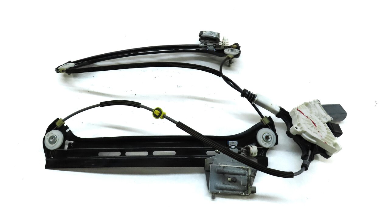 Thumbnail 4: 10-17 E-CLASS (W207) COUPE CONVERTIBLE RIGHT PASSENGER WINDOW REGULATOR w/ MOTOR