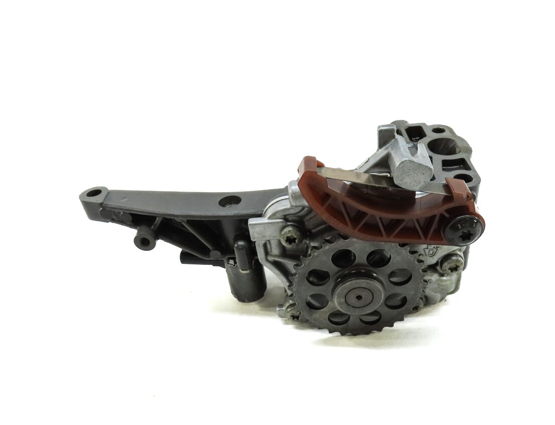 Thumbnail 2: 2013 MERCEDES E-CLASS COUPE (W207) 3.5L M276 ENGINE OIL PUMP 2781310601