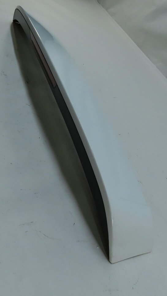 Thumbnail 3: 07-15 AUDI Q7 (4L) REAR SPOILER WING w/ 3rd THIRD BRAKE LIGHT LAMP (IBIS WHITE)