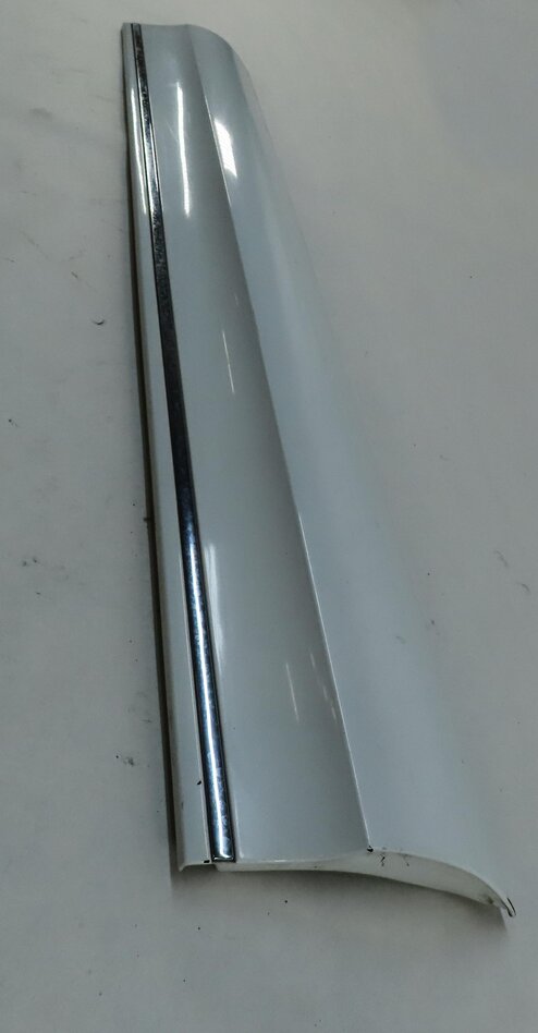 Thumbnail 3: 2010 AUDI Q7 (4L) FRONT RIGHT PASSENGER DOOR MOULDING TRIM PANEL (IBIS WHITE T9)