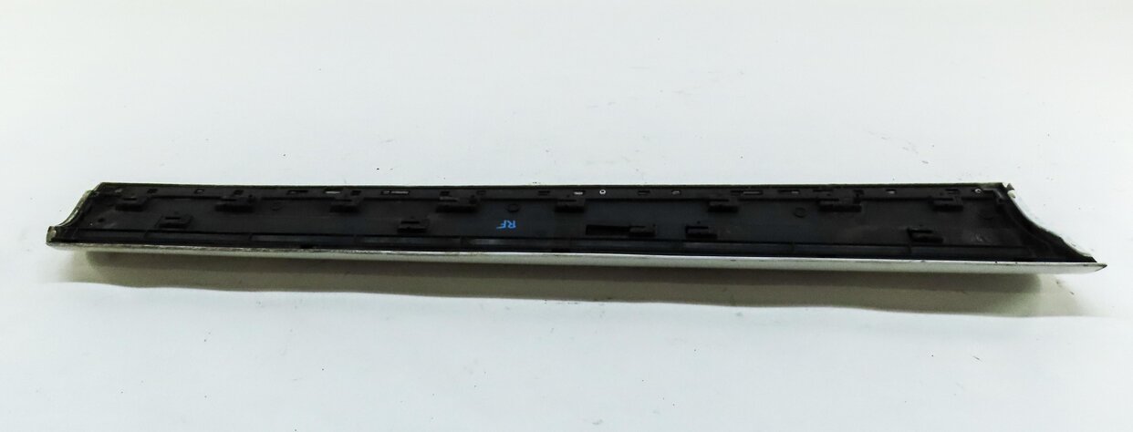 Thumbnail 7: 2010 AUDI Q7 (4L) FRONT RIGHT PASSENGER DOOR MOULDING TRIM PANEL (IBIS WHITE T9)