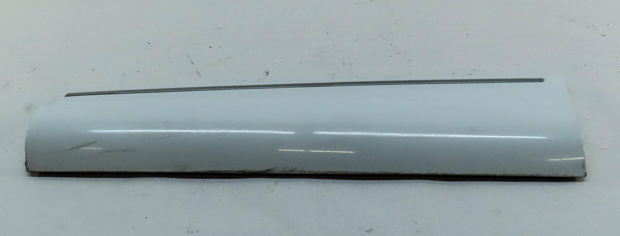 Thumbnail 4: 2010 AUDI Q7 (4L) REAR LEFT DOOR EXTERIOR MOULDING TRIM PANEL (IBIS WHITE T9)