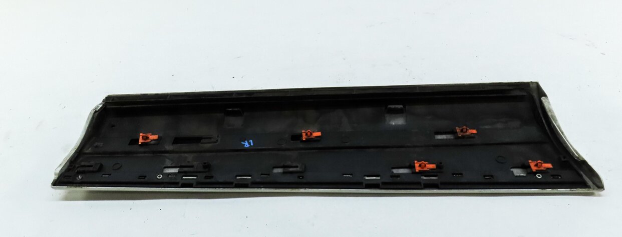 Thumbnail 5: 2010 AUDI Q7 (4L) REAR LEFT DOOR EXTERIOR MOULDING TRIM PANEL (IBIS WHITE T9)