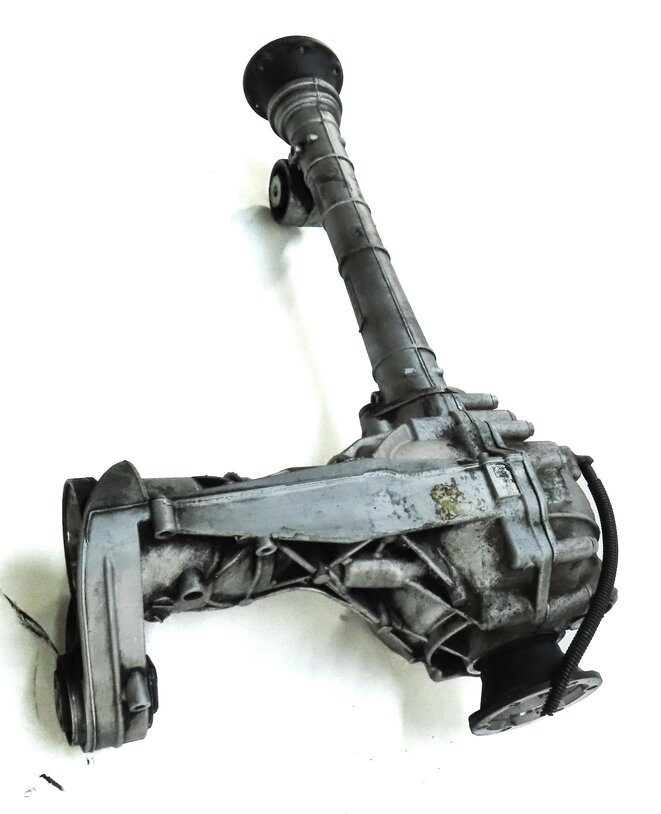 Thumbnail 3: 2009-2010 VW TOUAREG / AUDI Q7 (4L) 3.0L - FRONT DIFFERENTIAL GEAR CARRIER