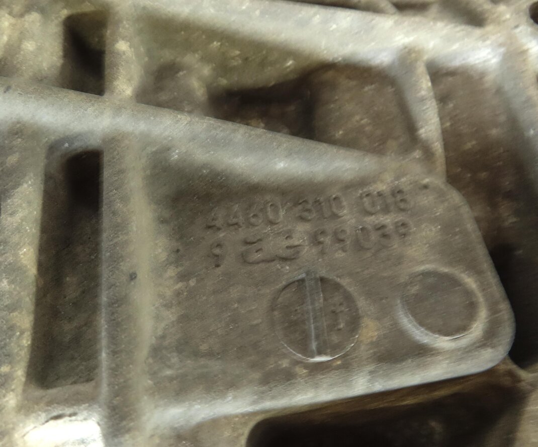 Thumbnail 5: 2009-2010 AUDI Q7 (4L) 3.0L REAR DIFFERENTIAL GEAR CARRIER ASSEMBLY