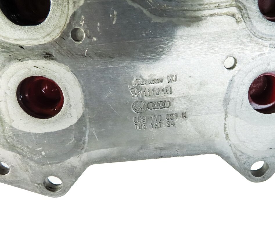 Thumbnail 4: 09-12 VW TOUAREG AUDI Q7 (4L) 3.0L TDI DIESEL ENGINE OIL COOLER