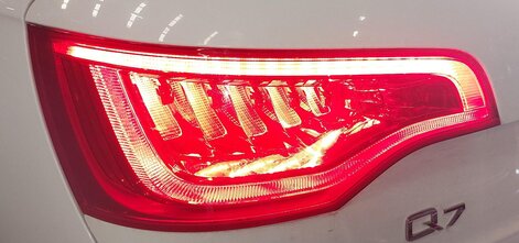 Thumbnail 2: 2010-2015 AUDI Q7 (4L) REAR LEFT DRIVER TAILLIGHT BRAKE LIGHT LAMP (LED)