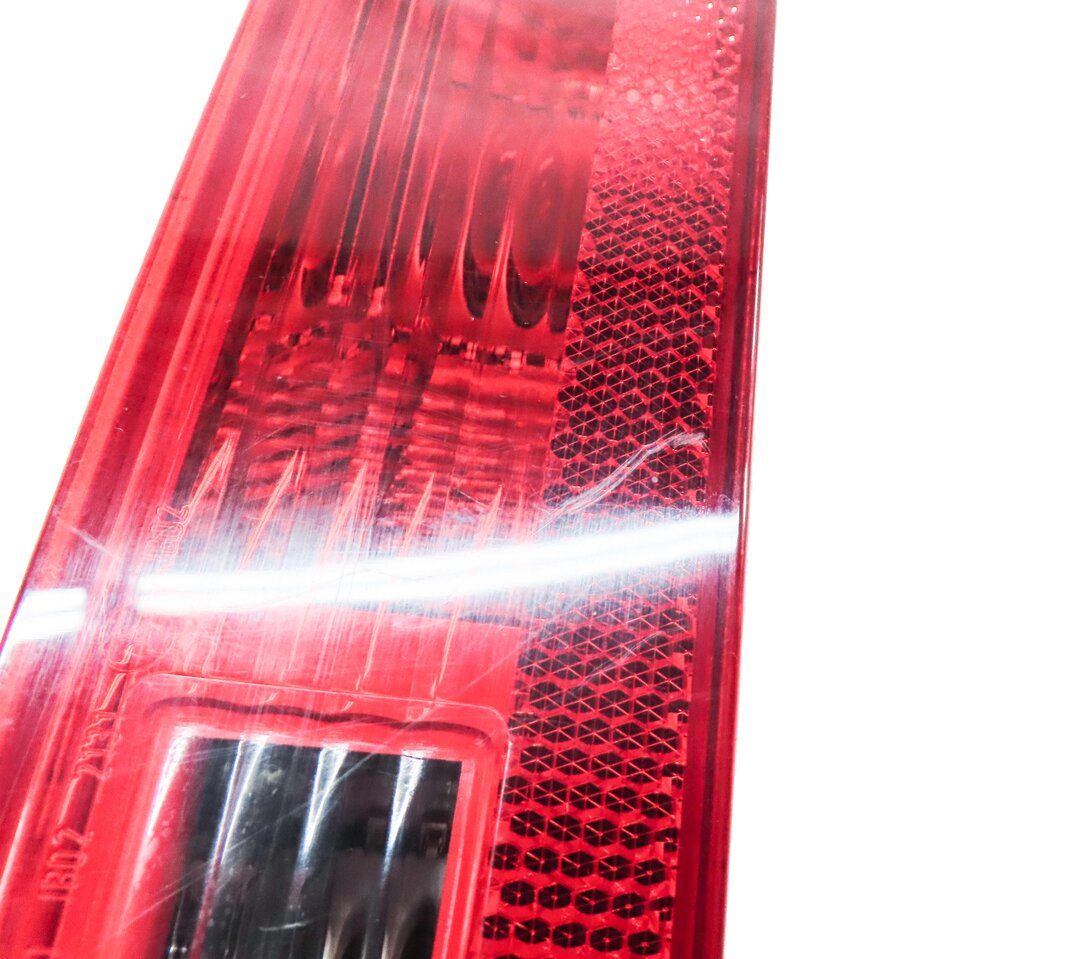 Thumbnail 7: 2007-2015 AUDI Q7 (4L) REAR RIGHT PASSENGER BUMPER LOWER TAILLIGHT LIGHT LAMP