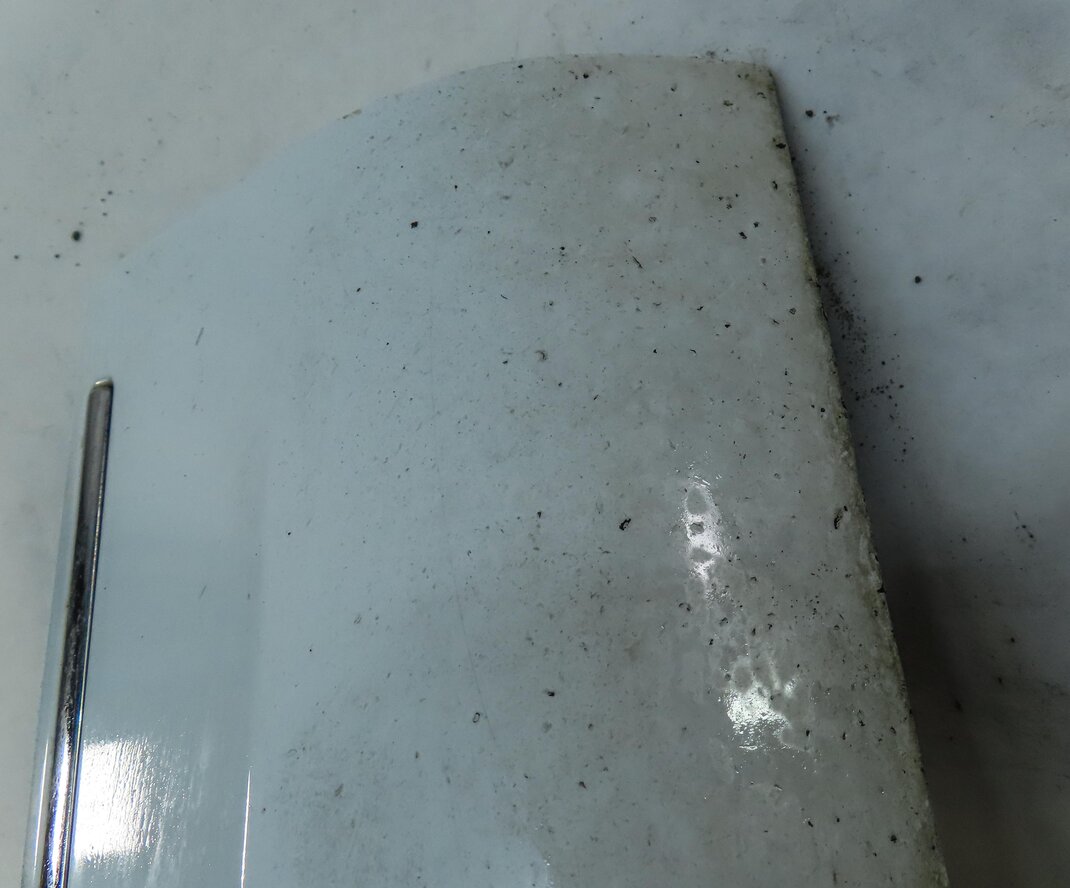 Thumbnail 7: 2010 AUDI Q7 (4L) FRONT RIGHT PASSENGER LOWER FENDER TRIM MOULDING (IBIS WHITE)