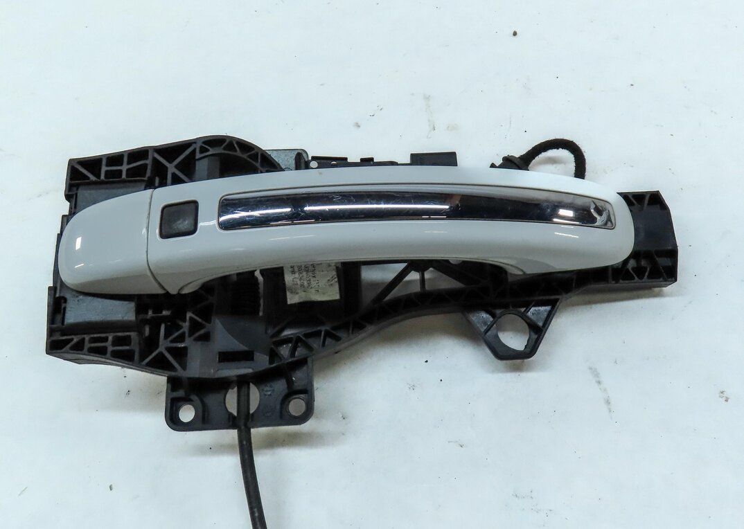 Thumbnail 3: 2007-2015 AUDI Q7 (4L) REAR RIGHT KEYLESS ENTRY DOOR HANDLE (IBIS WHITE T9)