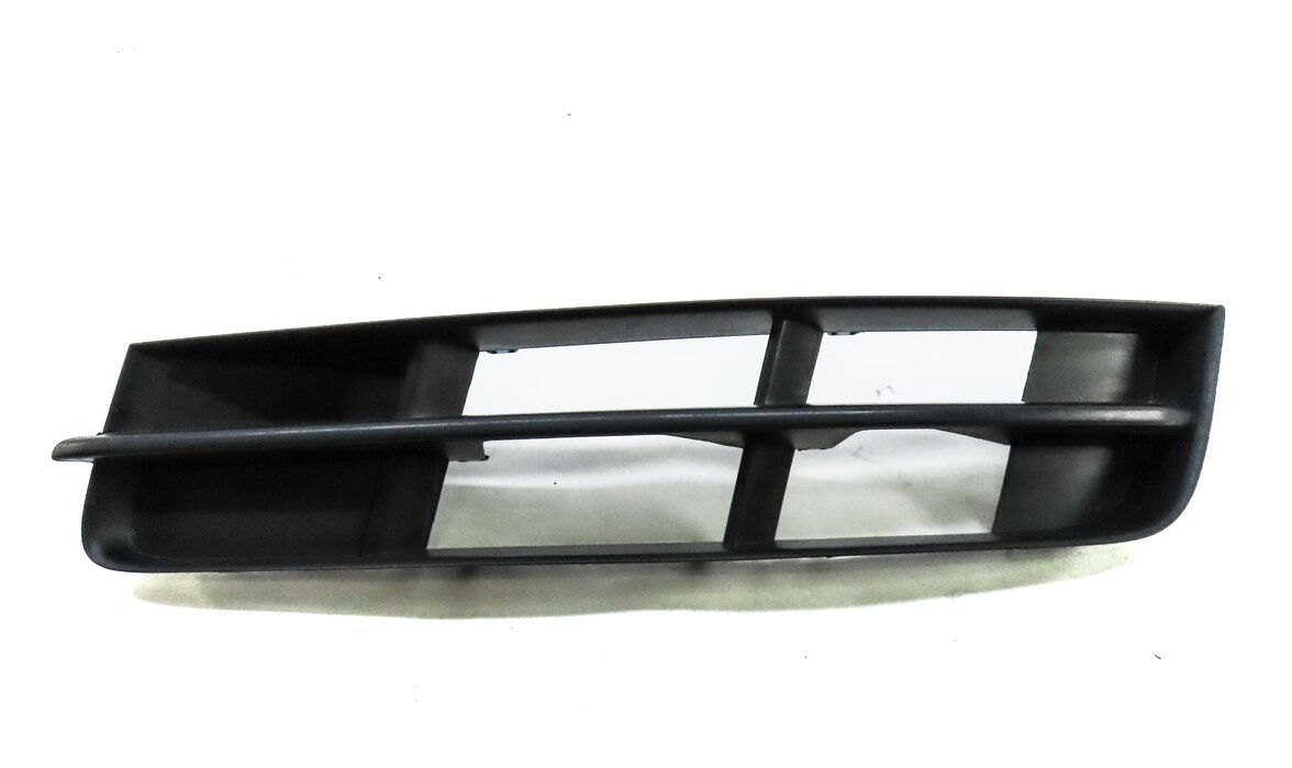 Thumbnail 2: 2010 AUDI Q7 (4L) FRONT LEFT DRIVER LOWER BUMPER AIR VENT GRILLE TRIM