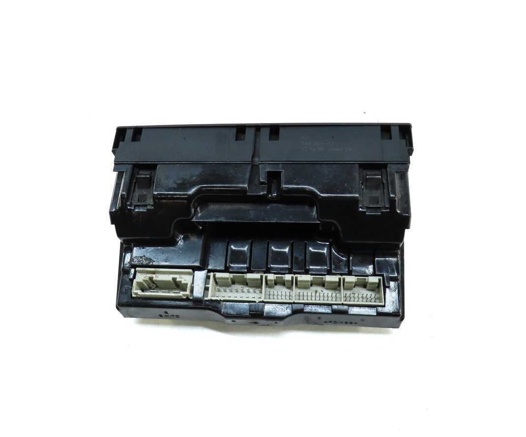 Thumbnail 4: 2010-2012 AUDI Q7 (4L) REAR HEATER A/C TEMPERATURE CONTROL PANEL w/ HEATED SEAT