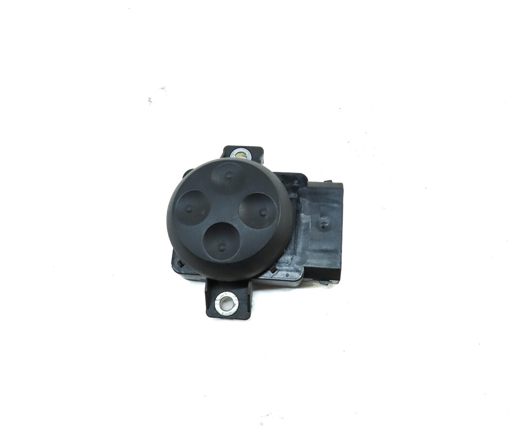 Thumbnail 3: 2010 AUDI Q7 (4L) FRONT LEFT DRIVER SEAT ADJUSTMENT SWITCH BUTTON