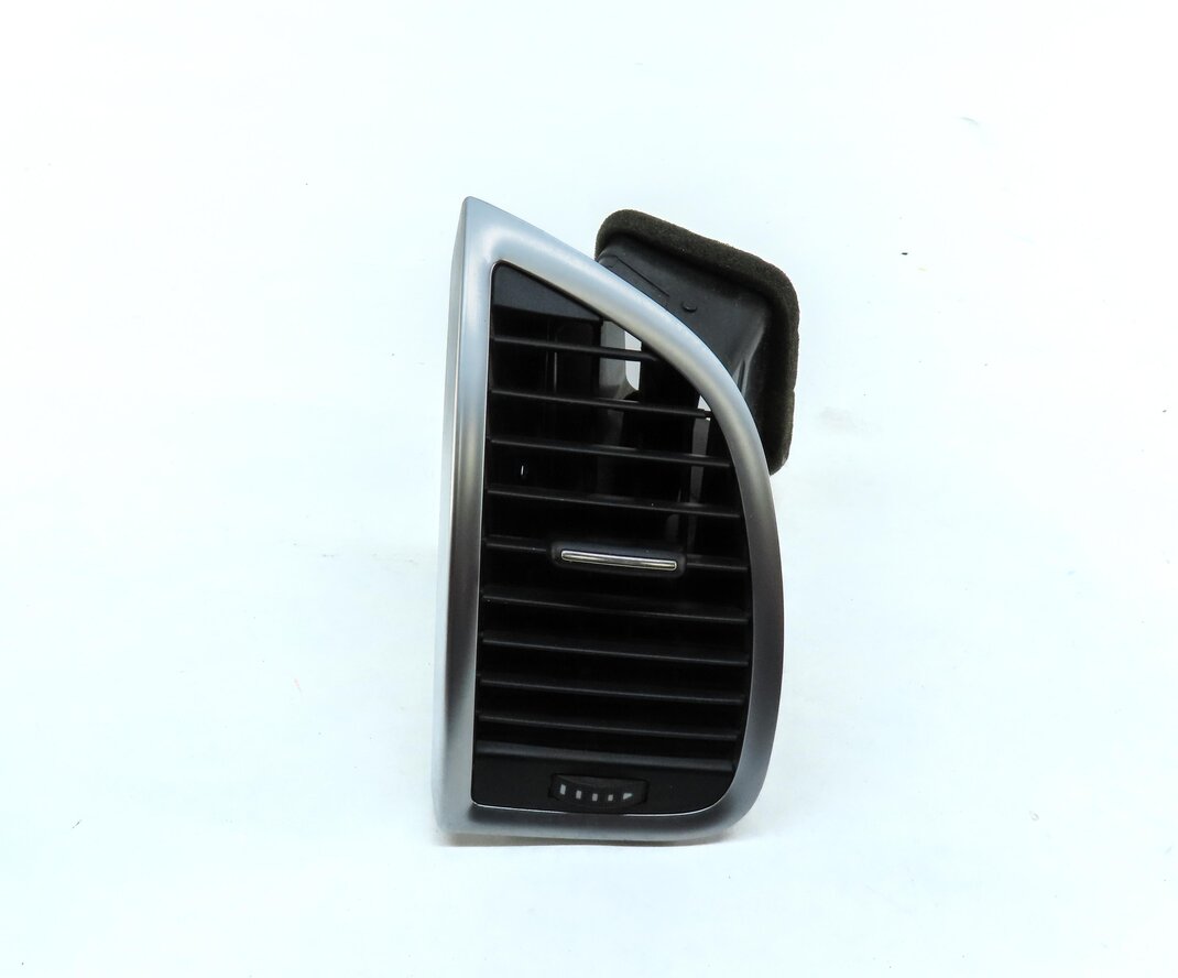 Thumbnail 2: 2010 AUDI Q7 (4L) FRONT LEFT DRIVER OUTER DASH HEATER A/C AIR VENT