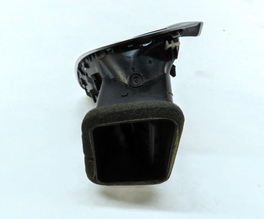 Thumbnail 3: 2010 AUDI Q7 (4L) FRONT LEFT DRIVER OUTER DASH HEATER A/C AIR VENT