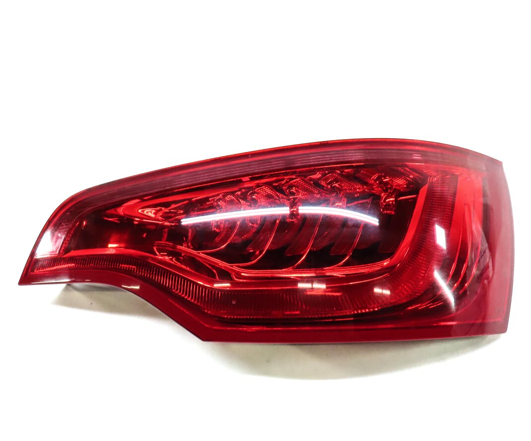 Thumbnail 3: 2010-2015 AUDI Q7 (4L) REAR RIGHT PASSENGER TAILLIGHT BRAKE LIGHT LAMP (LED)