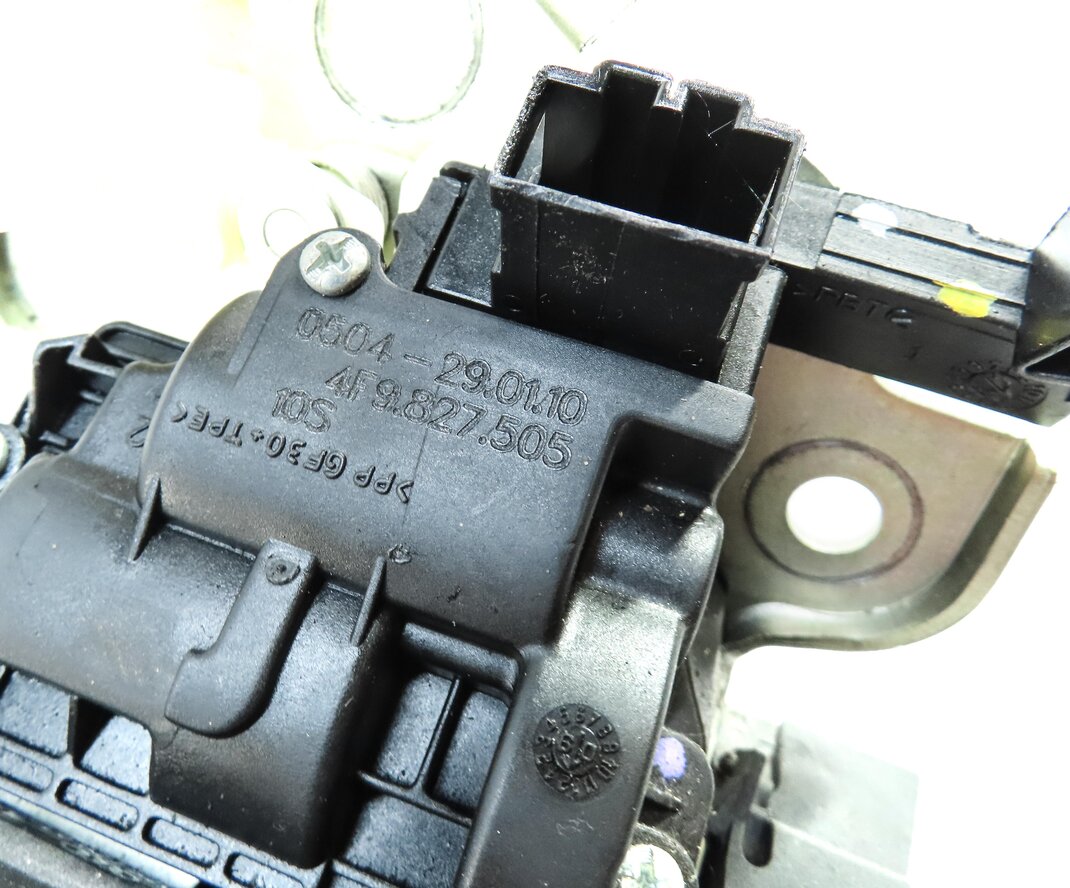 Thumbnail 6: 2010 AUDI Q7 (4L) REAR HATCH GATE TRUNK LOCK LATCH ACTUATOR