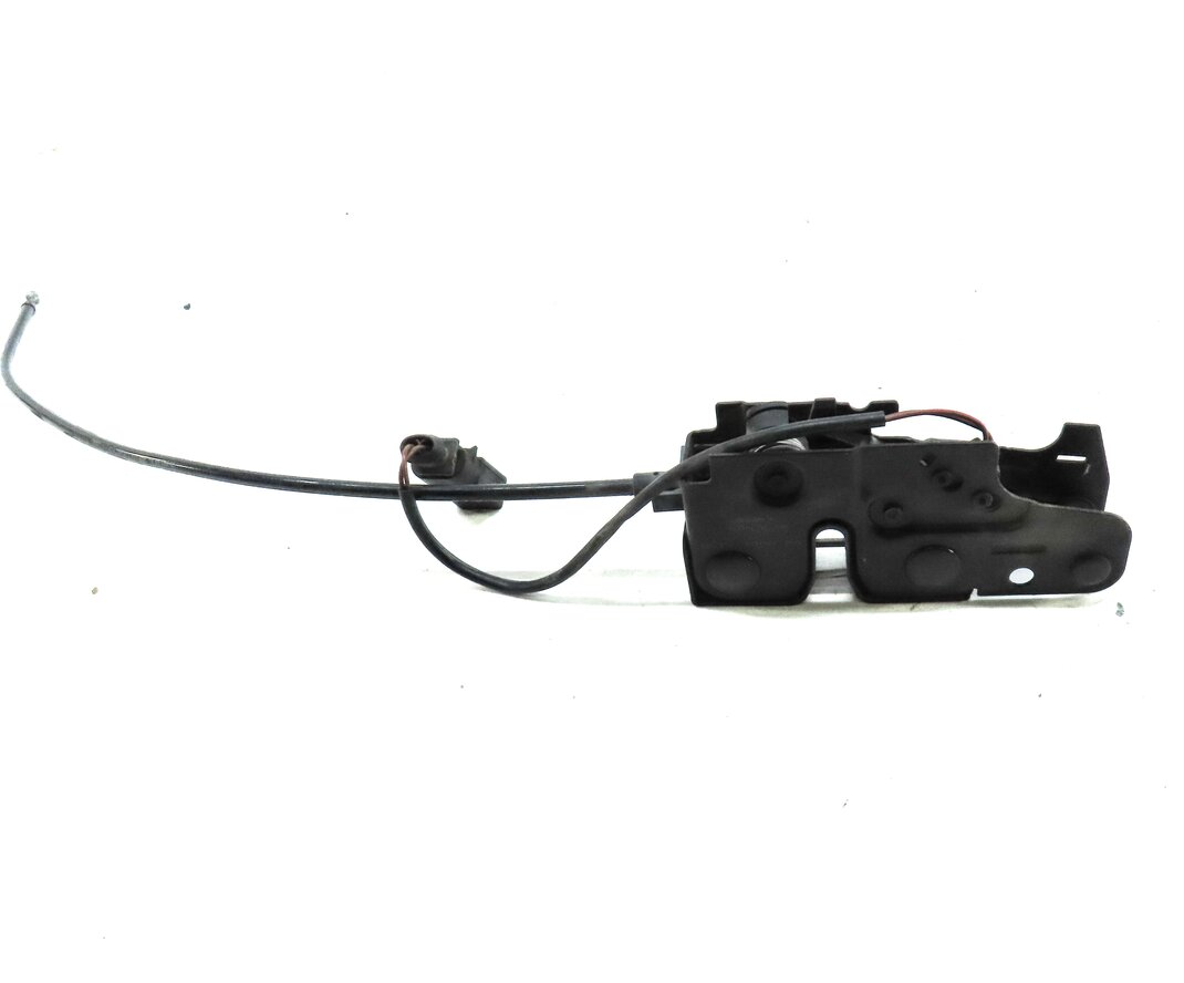 Thumbnail 2: 2010 AUDI Q7 (4L) FRONT LOWER HOOD LOCK LATCH STRIKER PLATE w/ CABLE