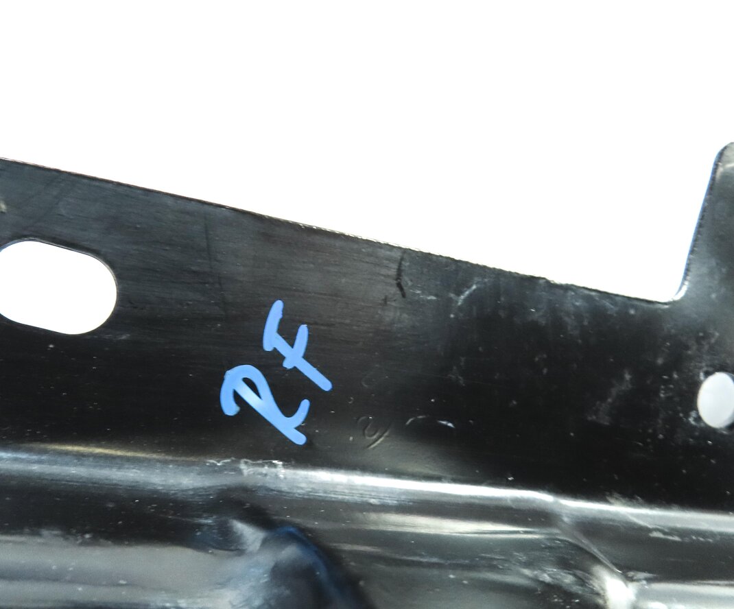 Thumbnail 6: 2010 AUDI Q7 (4L) FRONT RIGHT PASSENGER FENDER MOUNT MOUNTING BRACKET BRACE