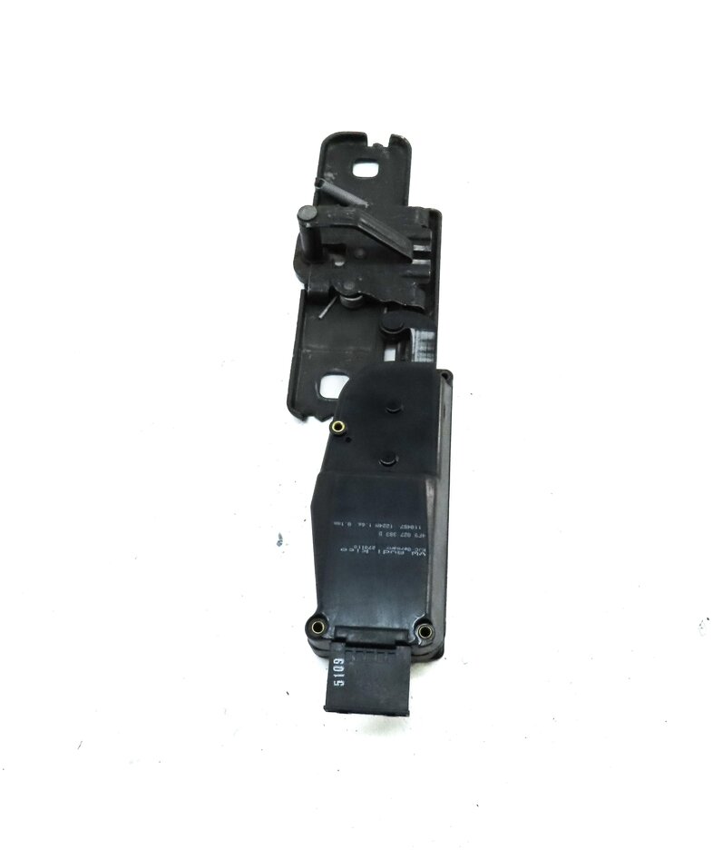 Thumbnail 3: 2010 AUDI Q7 (4L) REAR HATCH GATE TRUNK LOCK LATCH ACTUATOR MOTOR STRIKER PLATE