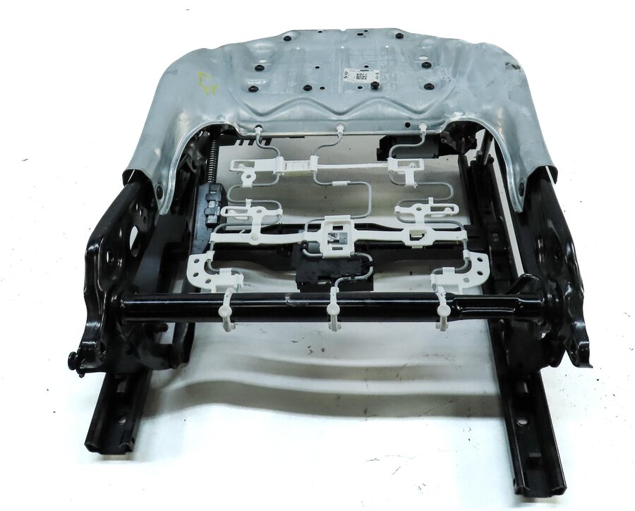 Thumbnail 3: 2016-2019 BMW X1 (F48) FRONT LEFT DRIVER STANDARD SEAT TRACK w/ ADJUST MOTORS