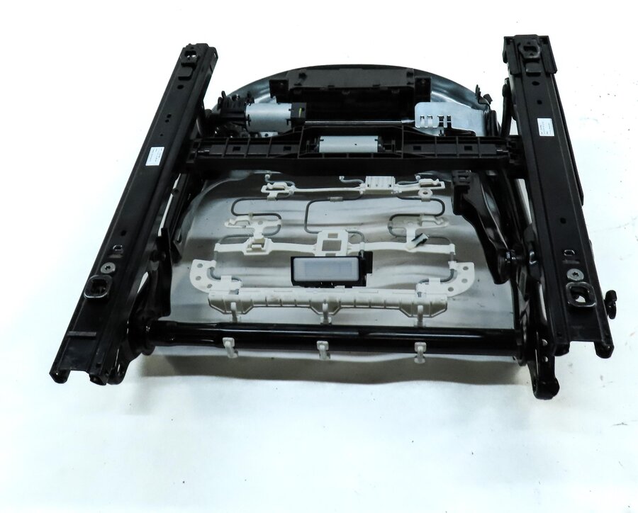 Thumbnail 5: 2016-2019 BMW X1 (F48) FRONT LEFT DRIVER STANDARD SEAT TRACK w/ ADJUST MOTORS