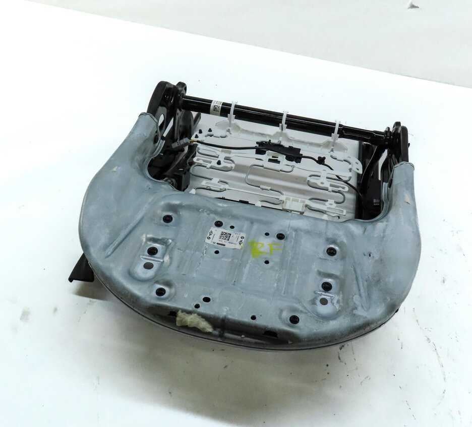 16-19 BMW X1 (F48) FRONT RIGHT STANDARD PASSENGER SEAT TRACK w/ ADJUST MOTORS