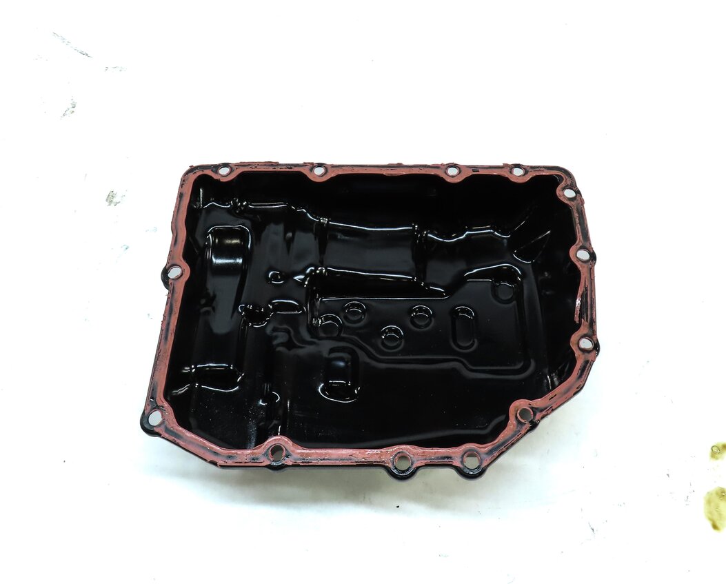 Thumbnail 2: 2016 BMW X1 (F48) 2.0L TURBO B46 ENGINE AUTO AUTOMATC TRANSMISSION OIL PAN