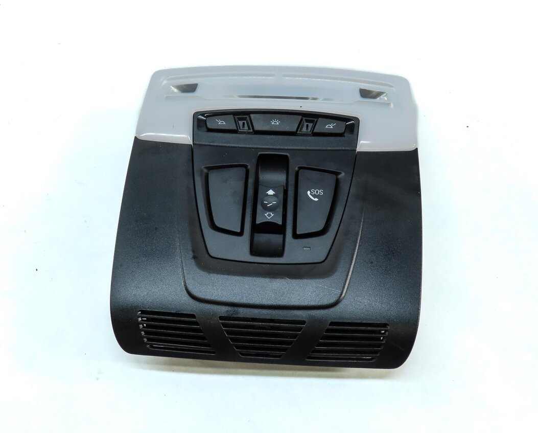Thumbnail 4: 2016 BMW X1 (F48) FRONT CENTER ROOF OVERHEAD MAP READING DOME LIGHT (BLACK)