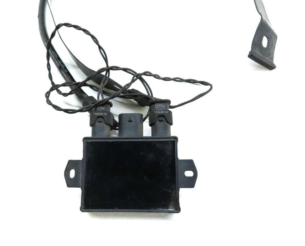 Thumbnail 3: 2016 BMW X1 (F48) REAR TRUNK KICK PANEL SMART OPENER MODULE w/ ANTENNA SENSOR