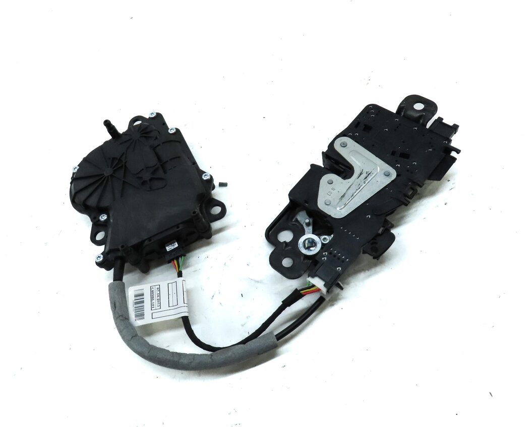 Thumbnail 1: 2016 BMW X1 (F48) REAR TRUNK HATCH LOCK LATCH ACTUATOR w/ SOFT CLOSE MOTOR
