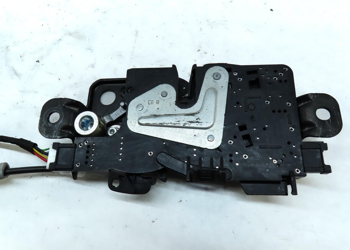 Thumbnail 7: 2016 BMW X1 (F48) REAR TRUNK HATCH LOCK LATCH ACTUATOR w/ SOFT CLOSE MOTOR