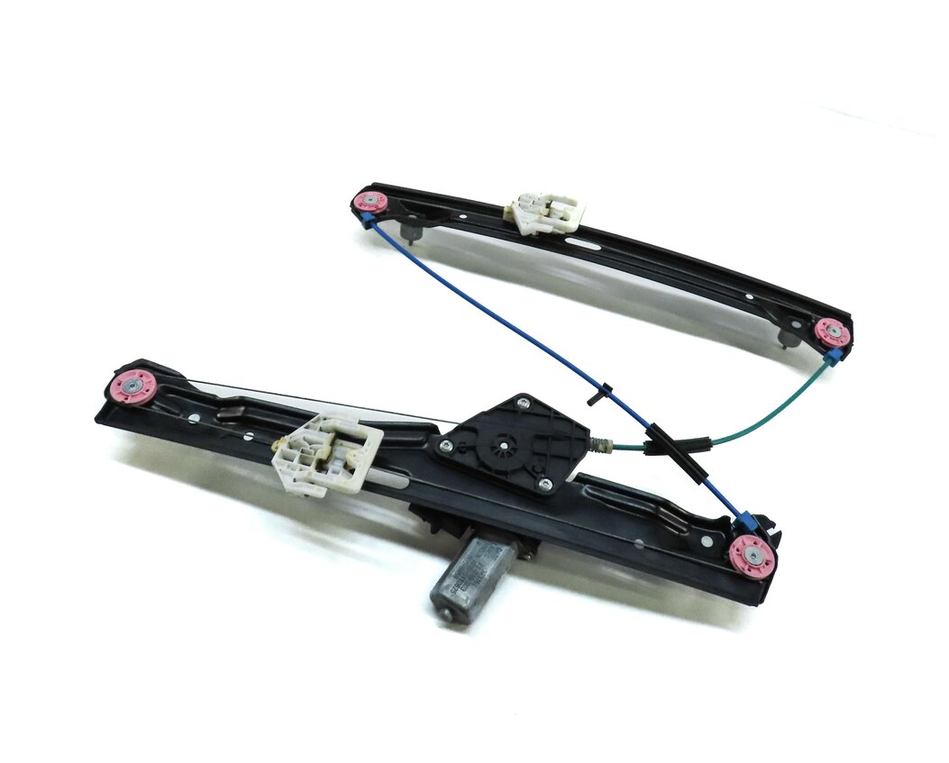 Thumbnail 1: 2016-2021 BMW X1 (F48) RIGHT FRONT PASSENGER DOOR WINDOW REGULATOR w/ MOTOR