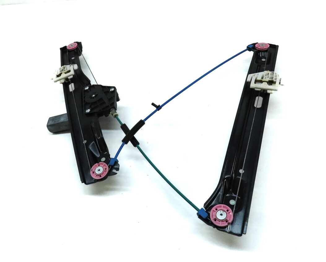 Thumbnail 3: 2016-2021 BMW X1 (F48) RIGHT FRONT PASSENGER DOOR WINDOW REGULATOR w/ MOTOR