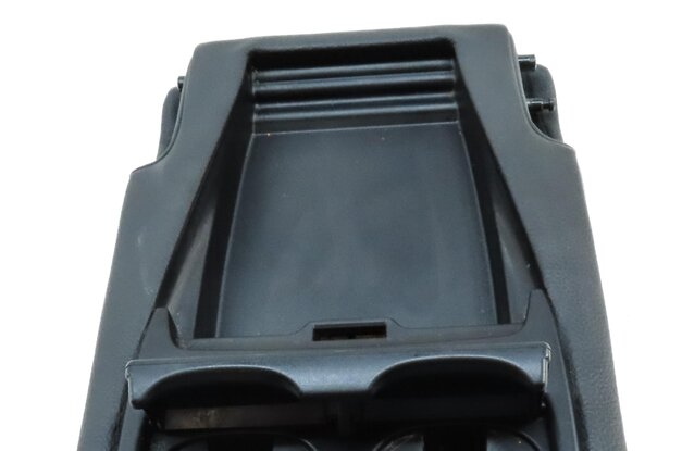 Thumbnail 7: 2016 BMW X1 (F48) REAR SEAT ARMREST ARM REST CUPHOLDER (BLACK DAKOTA LEATHER)