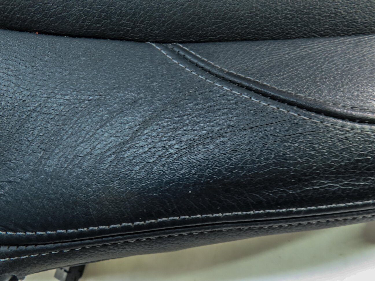 Thumbnail 6: 2016 BMW X1 F48 FRONT RIGHT LOWER STANDARD HEATED SEAT CUSHION BLACK PERFORATED