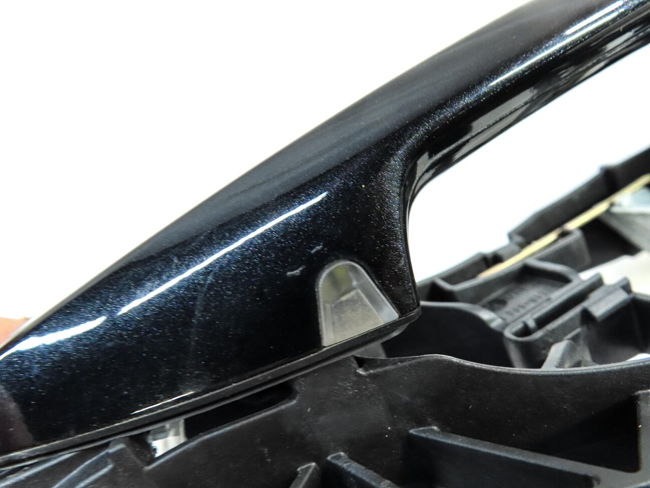 Thumbnail 5: 2016-2021 BMW X1 X2 (F39 F48) LEFT REAR DOOR HANDLE w/ LIGHT (BLACK)