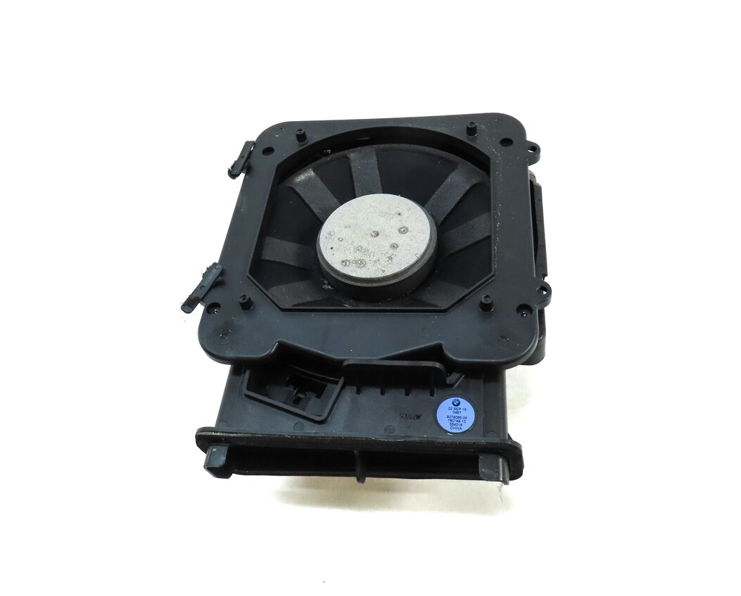 Thumbnail 2: 2016 BMW X1 (F48) LEFT RADIO STEREO SUBWOOFER SUB WOOFER SPEAKER 65139278065