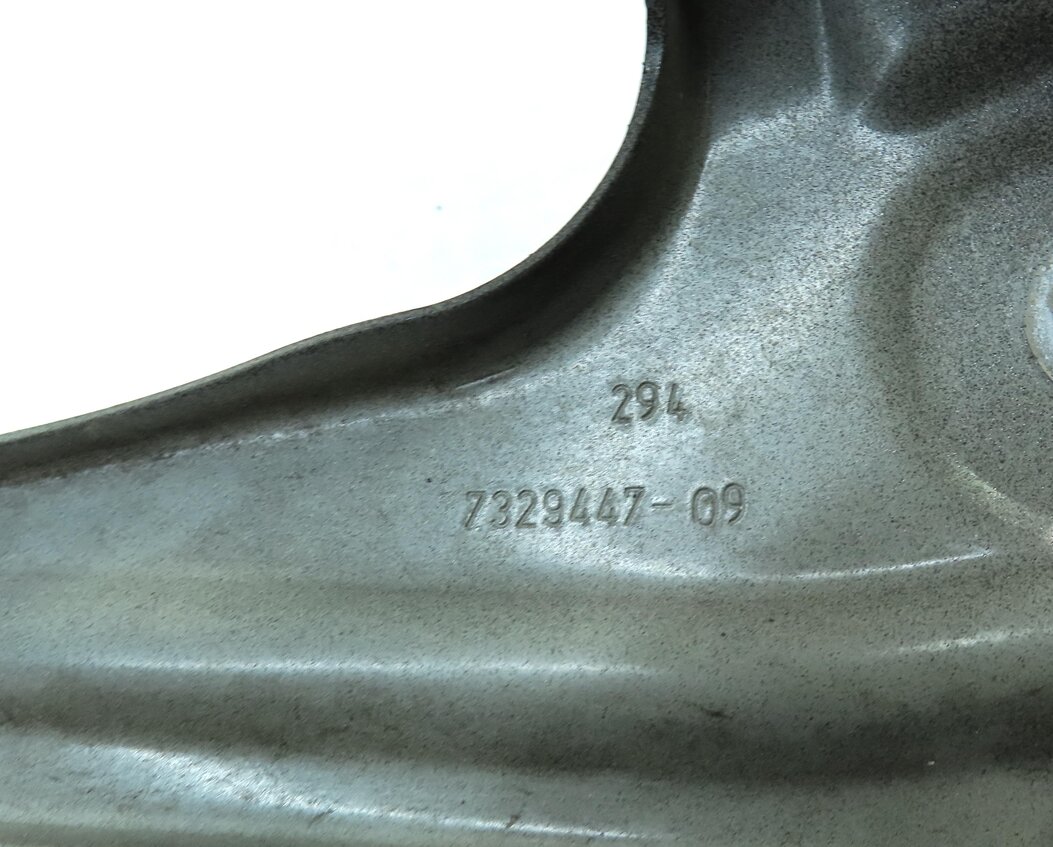 Thumbnail 6: 2016 BMW X1 (F48) FRONT LEFT DRIVER FENDER MOUNT BRACKET (BLACK SAPPHIRE)