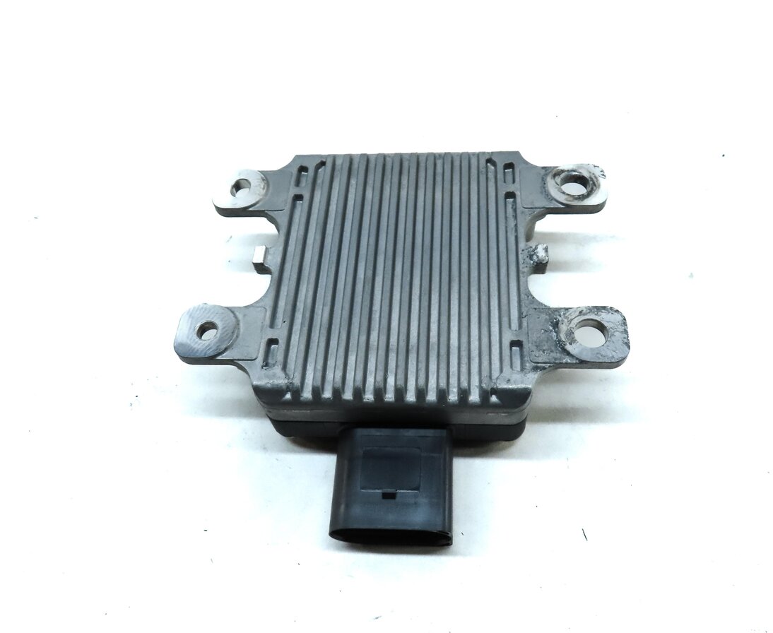 Thumbnail 4: 2011 PORSCHE CAYENNE (958) 4.8L NON-TURBO ENGINE OIL PUMP CONTROL MODULE