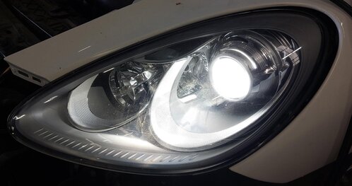 Thumbnail 2: 2011-2014 PORSCHE CAYENNE (958) LEFT FRONT DRIVER HID XENON HEADLIGHT LIGHT LAMP