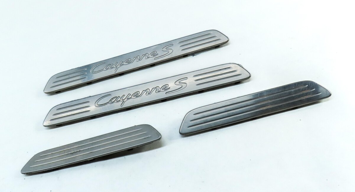 Thumbnail 3: 2011 PORSCHE CAYENNE (958) FRONT REAR LEFT RIGHT DOOR SILL TRIM SET 4 (SILVER)