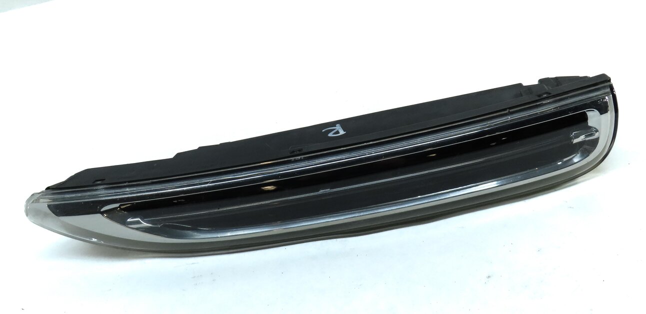 11-14 PORSCHE CAYENNE (958) RIGHT FRONT DRL DAY TIME RUNNING MARKER LIGHT LAMP