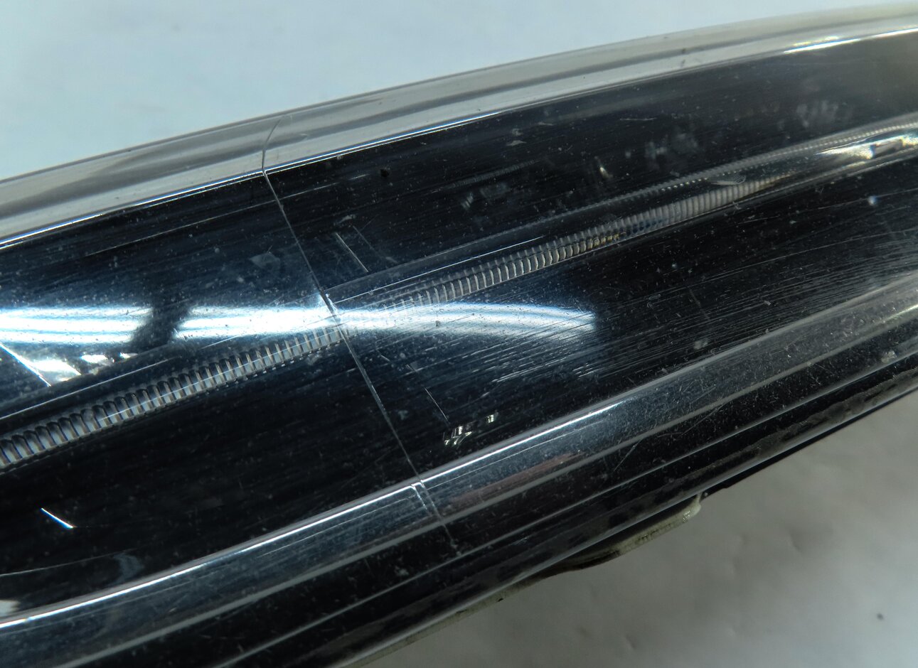 Thumbnail 8: 11-14 PORSCHE CAYENNE (958) RIGHT FRONT DRL DAY TIME RUNNING MARKER LIGHT LAMP