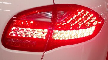 Thumbnail 2: 2011-2014 PORSCHE CAYENNE (958) RIGHT PASSENGER INNER TRUNK TAILLIGHT LIGHT LAMP