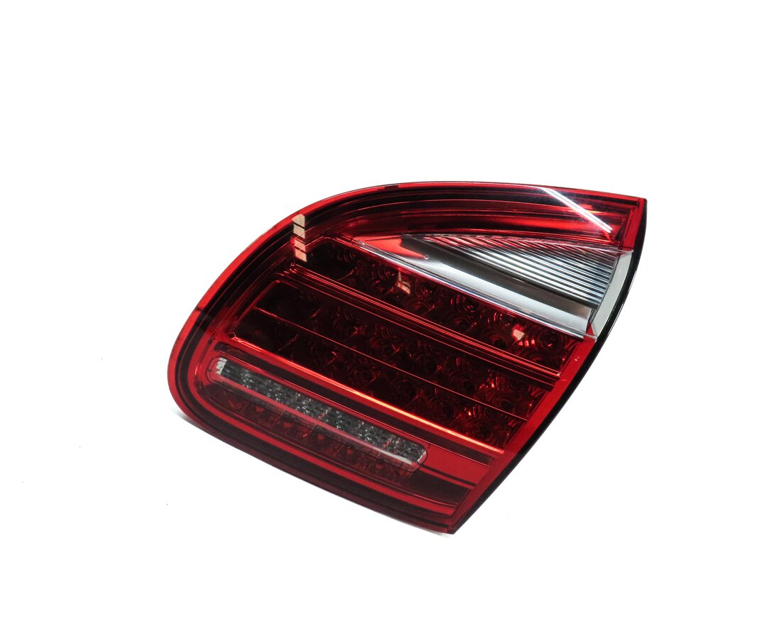 Thumbnail 4: 2011-2014 PORSCHE CAYENNE (958) RIGHT PASSENGER INNER TRUNK TAILLIGHT LIGHT LAMP